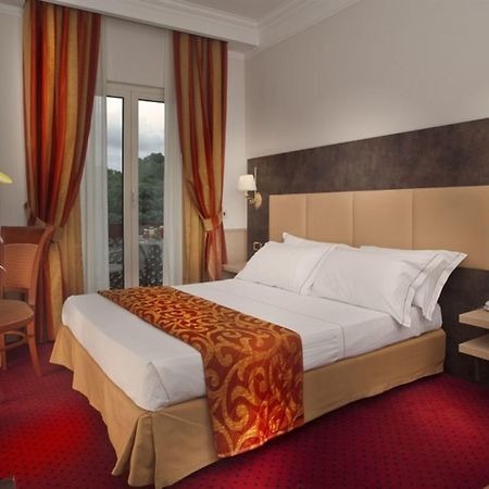 Pinewood Hotel Roma Esterno foto