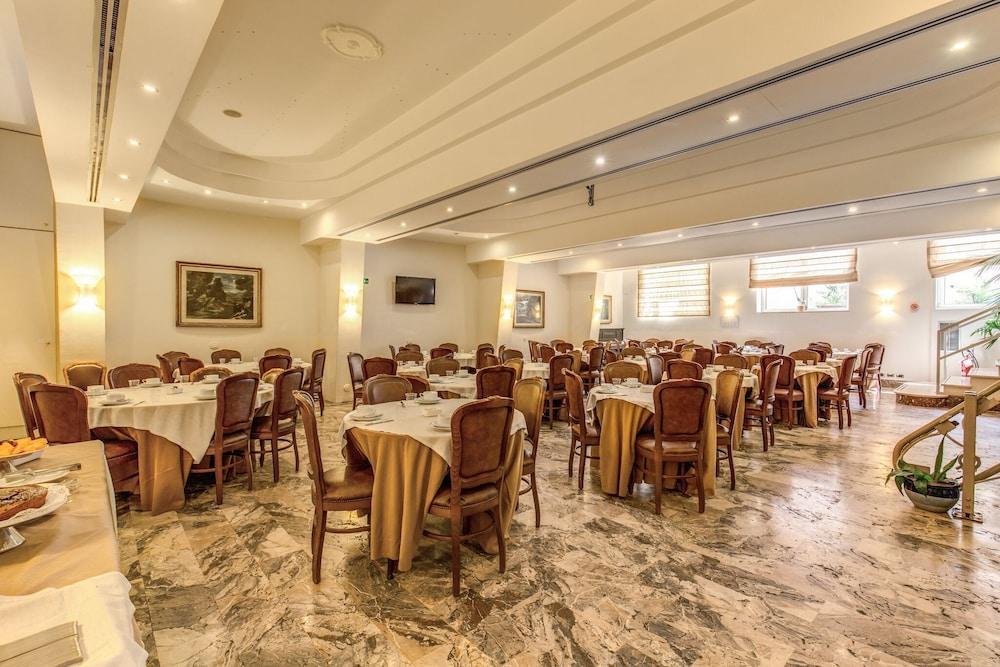 Pinewood Hotel Roma Esterno foto