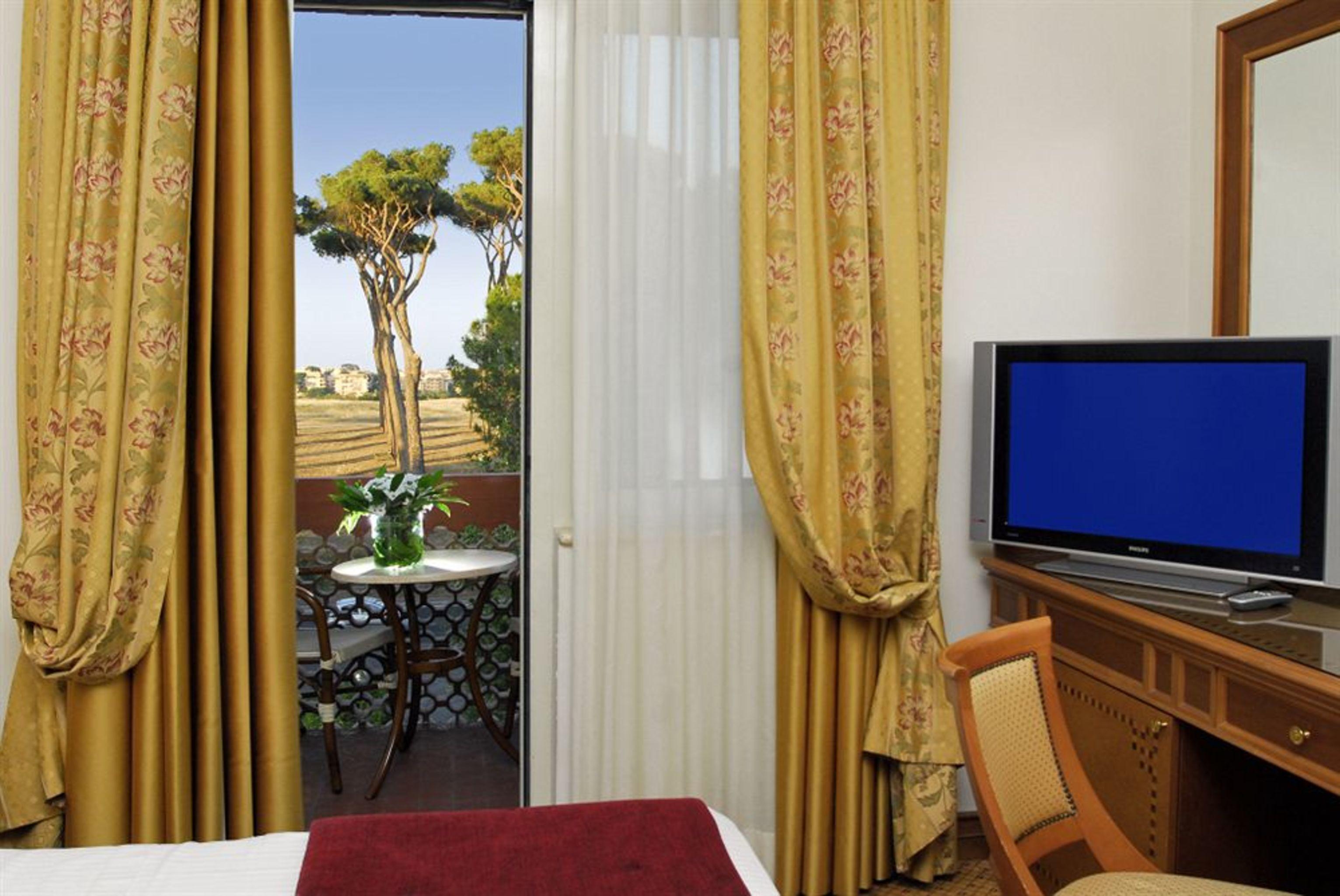 Pinewood Hotel Roma Esterno foto