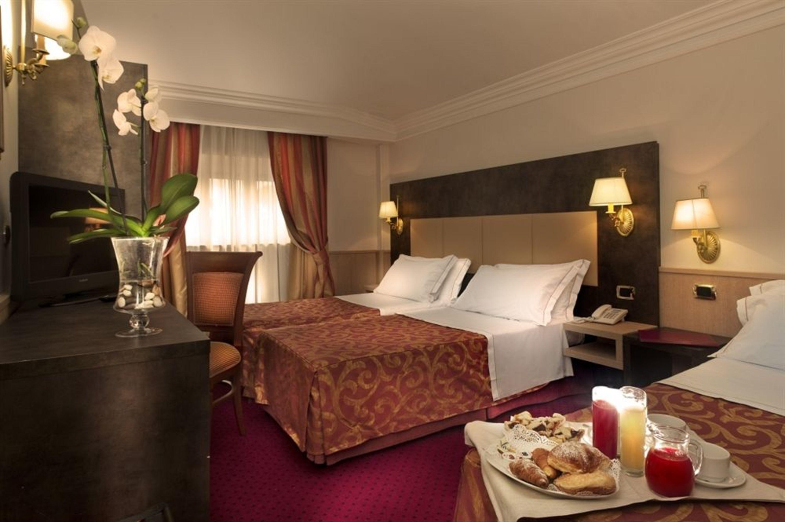 Pinewood Hotel Roma Esterno foto