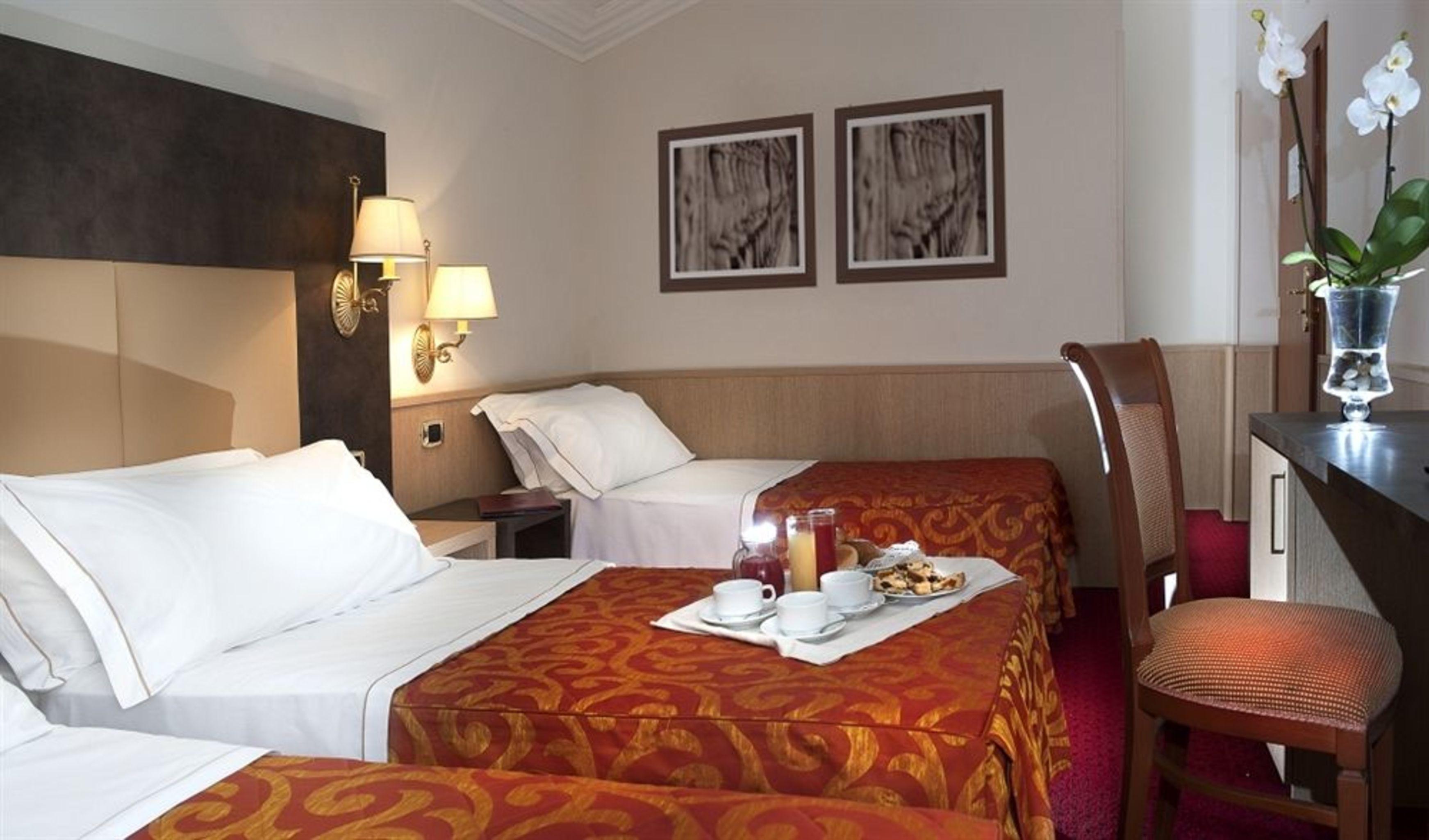 Pinewood Hotel Roma Esterno foto