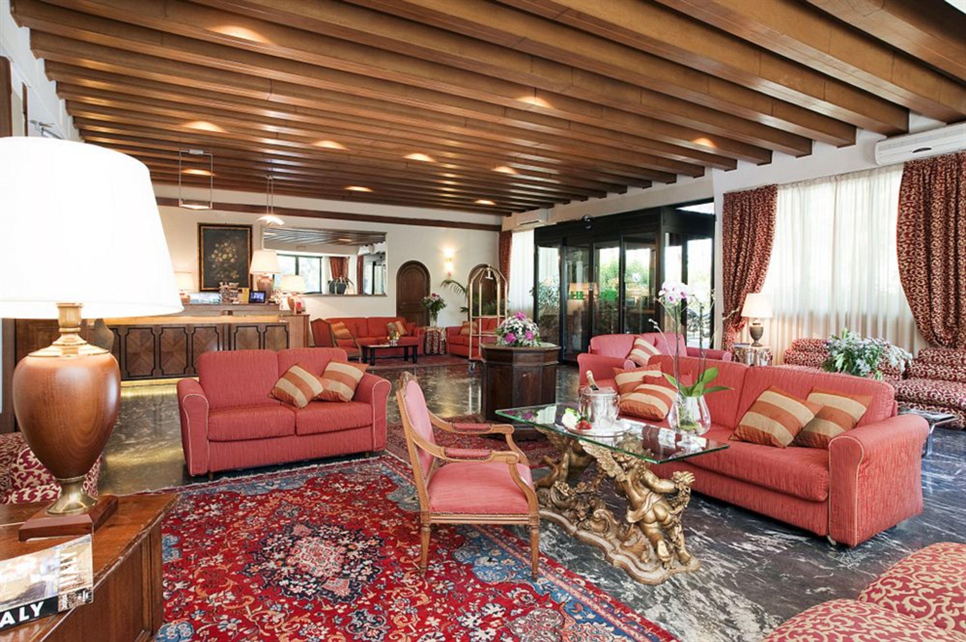 Pinewood Hotel Roma Esterno foto
