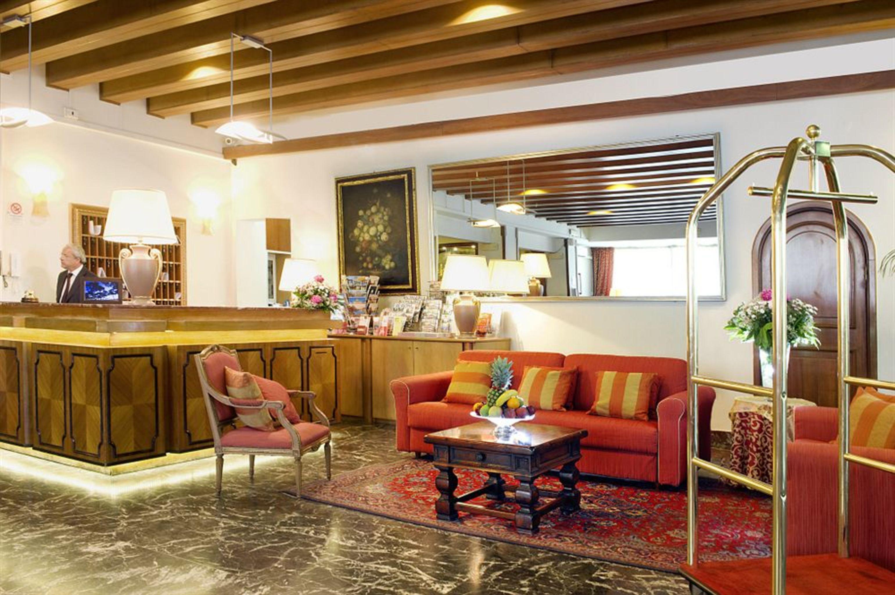 Pinewood Hotel Roma Esterno foto