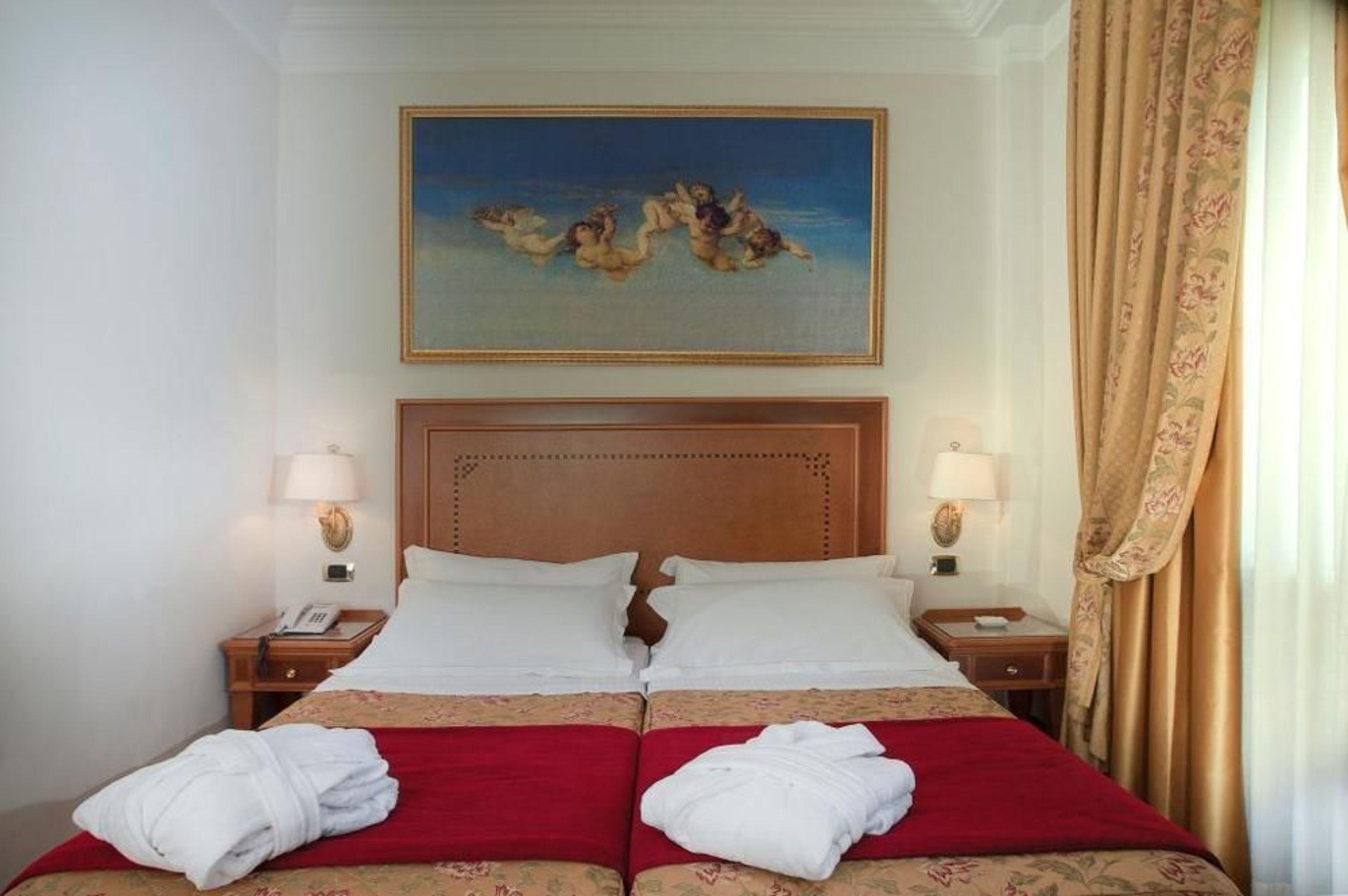 Pinewood Hotel Roma Esterno foto
