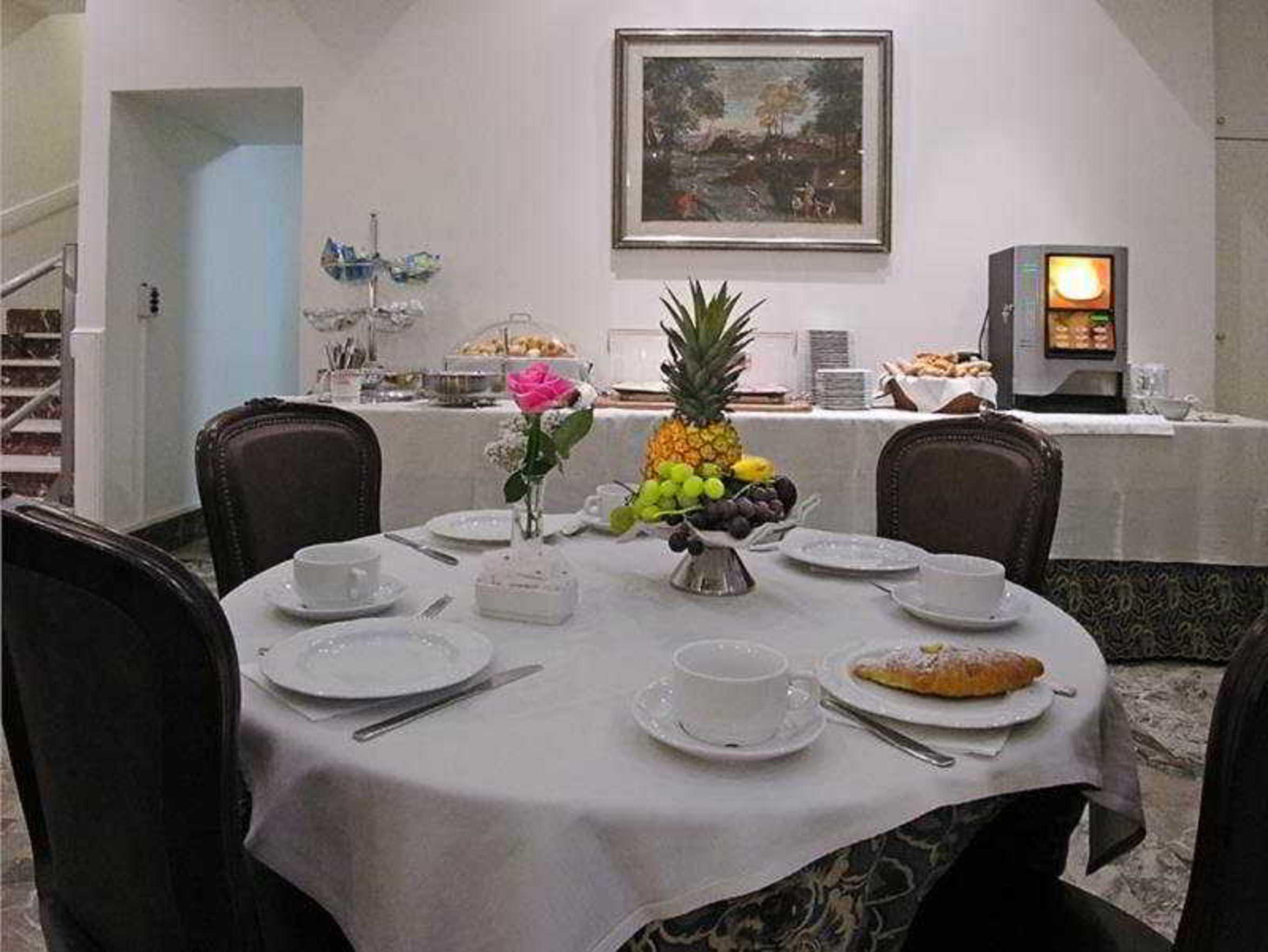 Pinewood Hotel Roma Esterno foto