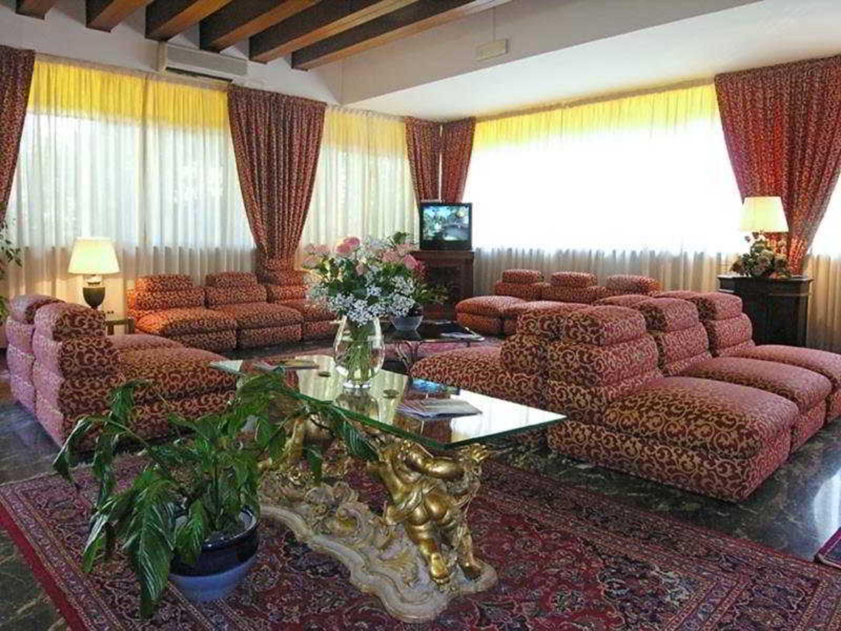 Pinewood Hotel Roma Interno foto