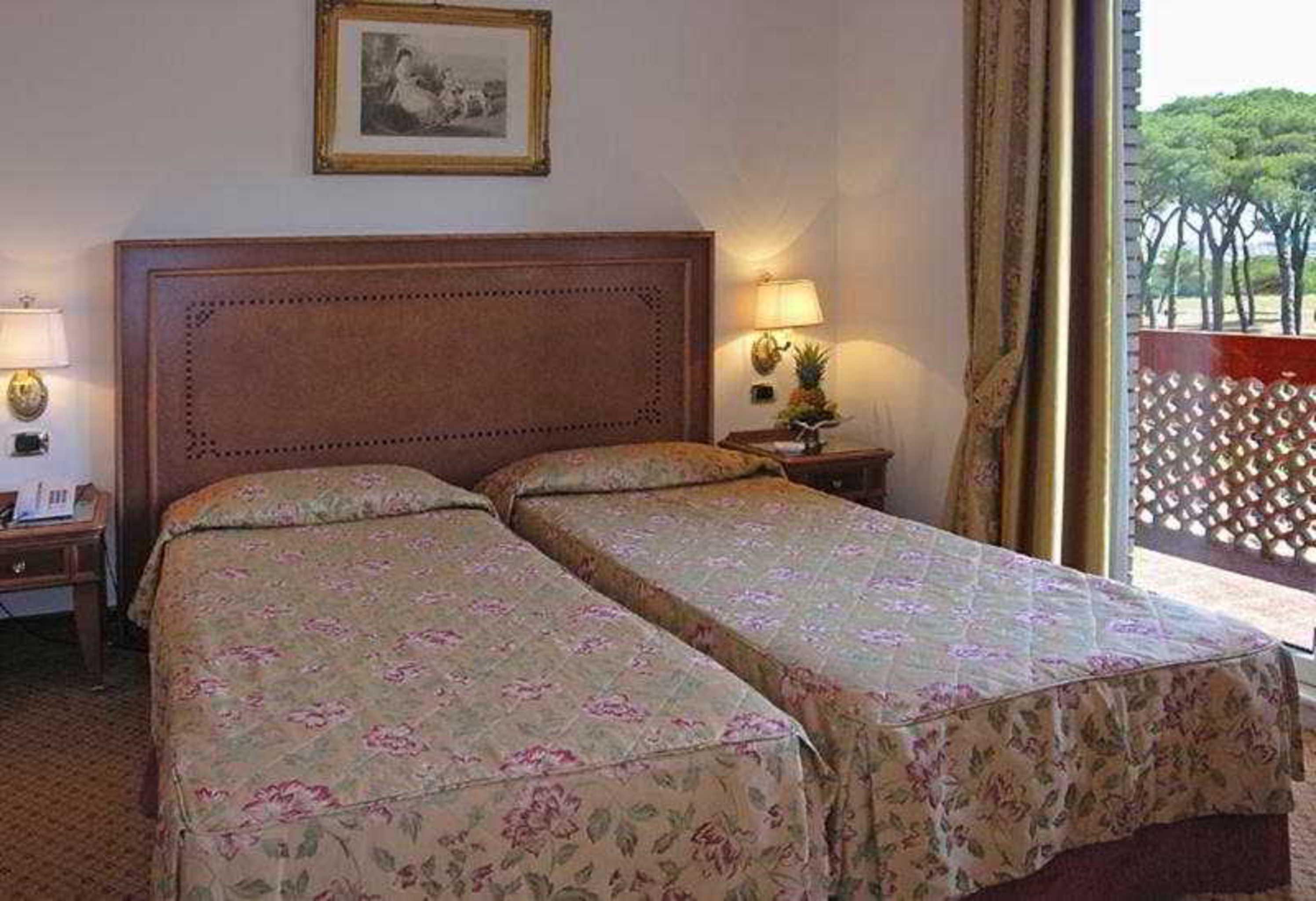 Pinewood Hotel Roma Camera foto