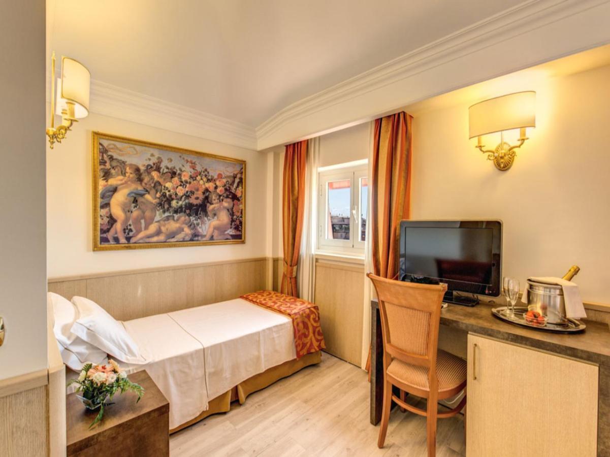 Pinewood Hotel Roma Esterno foto
