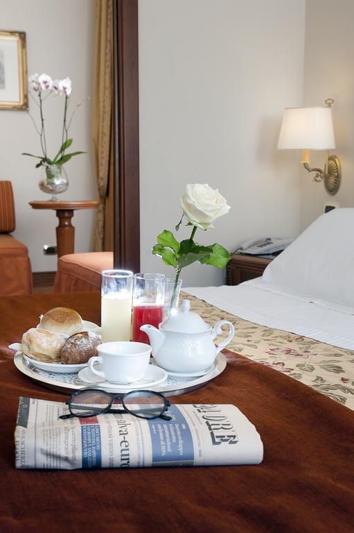 Pinewood Hotel Roma Esterno foto
