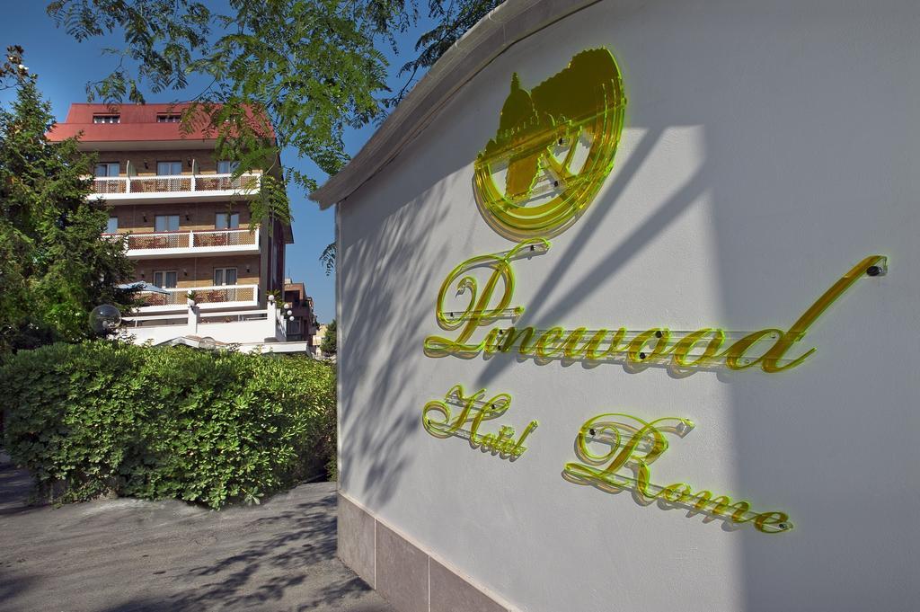 Pinewood Hotel Roma Esterno foto
