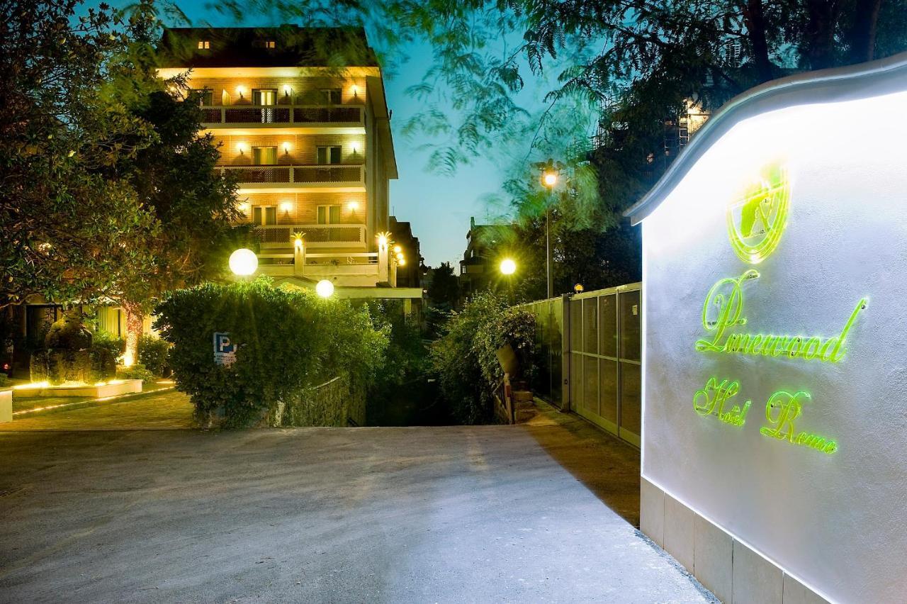 Pinewood Hotel Roma Esterno foto